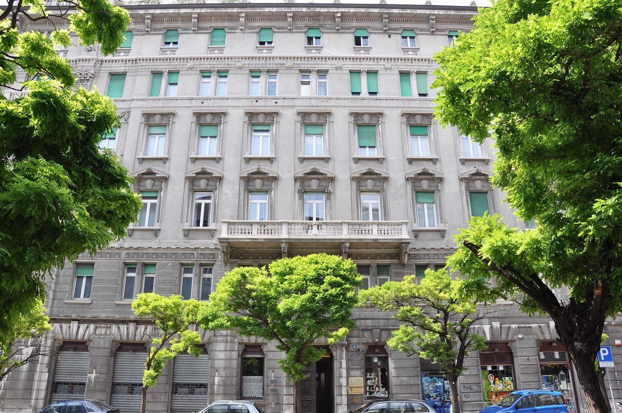 Residence San Marco Trieste Bagian luar foto